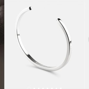 Waldor & Co Square Bangle